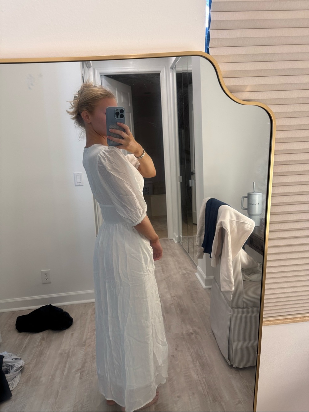 White V-Neck Maxi Dress with Short Puff Sleeves - Picture 3 of 7